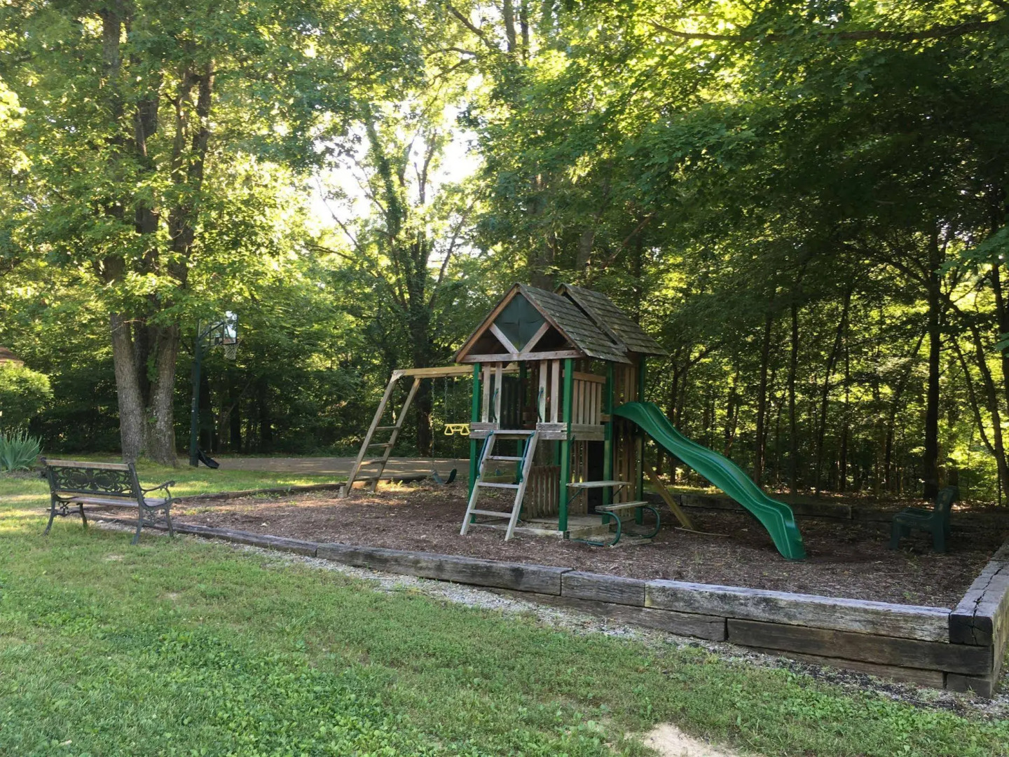 Buzzard Rock Resort & Marina