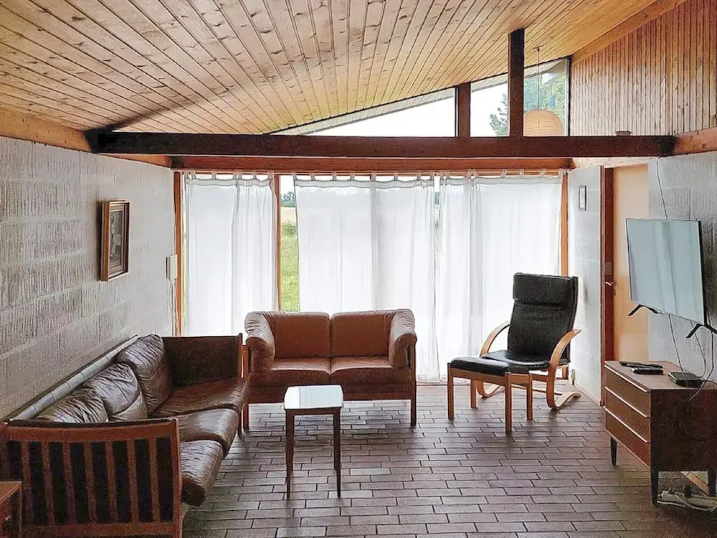 Tranquil Waterfront Retreat-by Traum