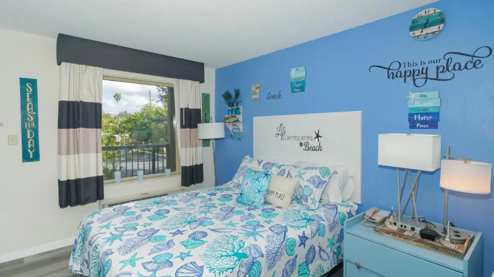 Heated Pool, Fireplace, 70" TV, Waterfront & More!