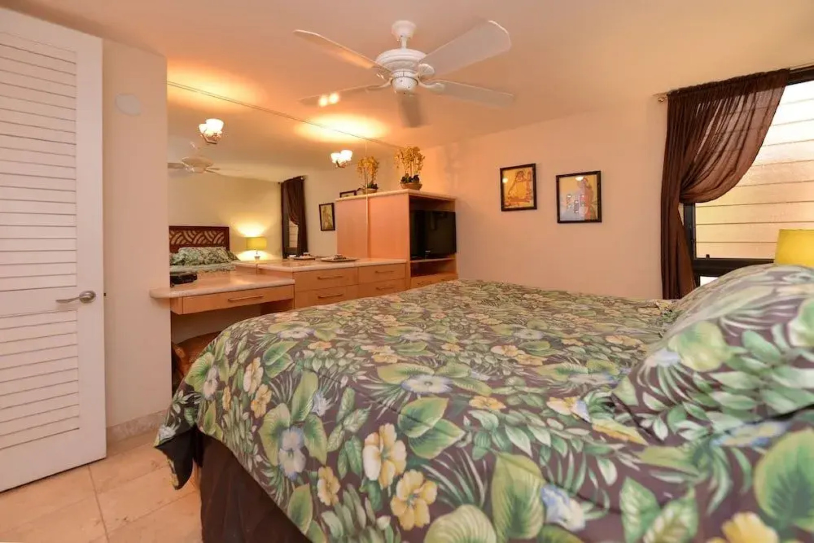 Kaleialoha #208 1 Bedroom 1 Bathroom Condo by Redawning