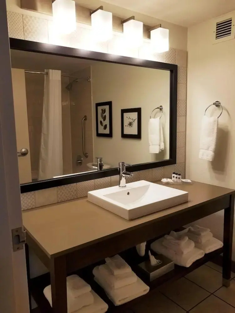 Best Western The Falls Inn & Suites