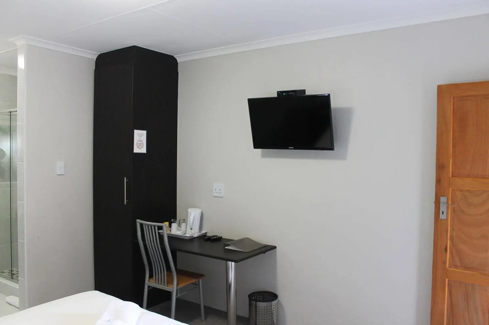 Fin and Feather Guesthouse