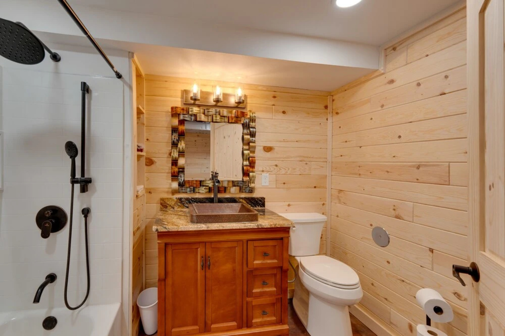 Beautiful Lake Geneva Home ~ 3 Mi to Riviera Beach