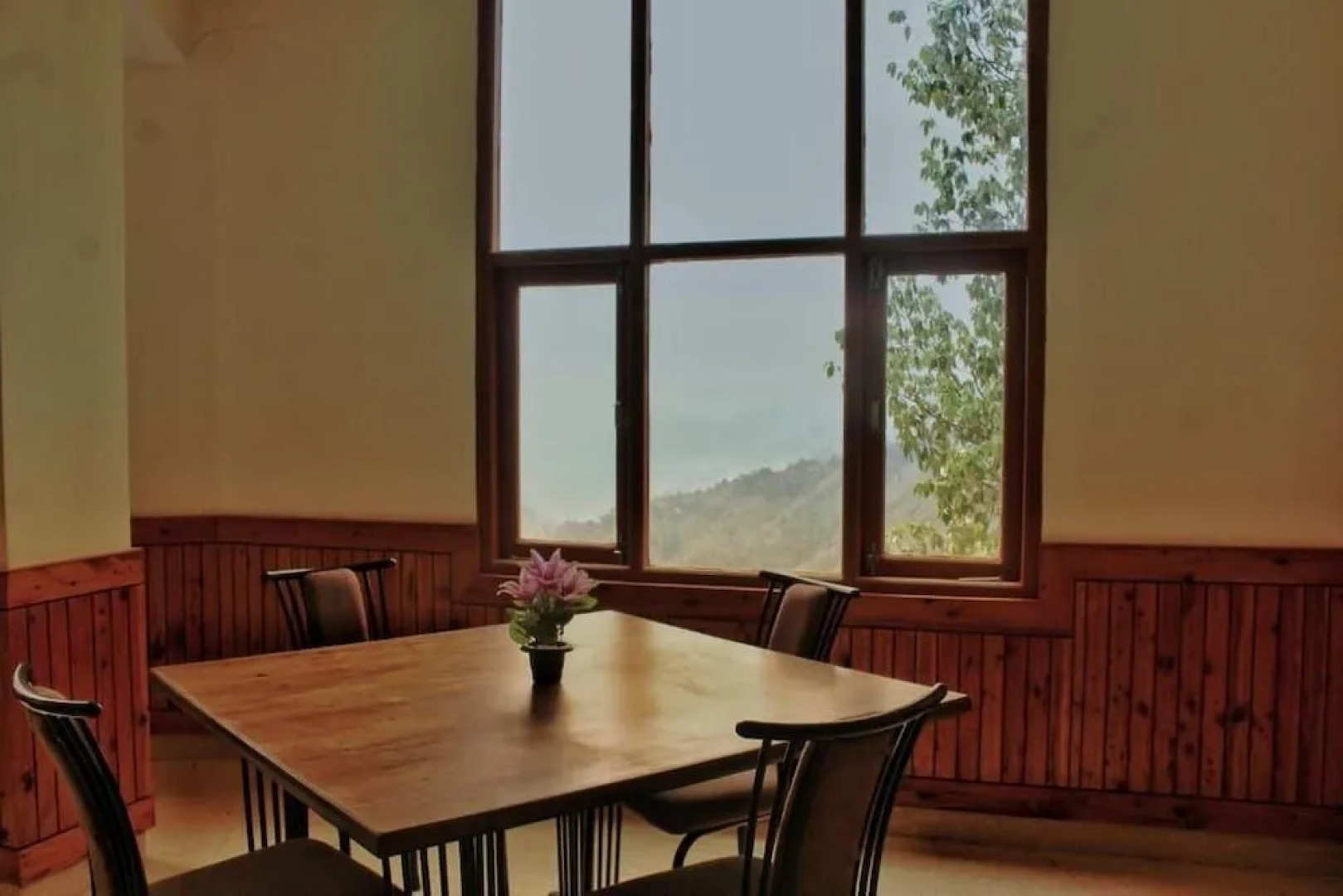 Hassan Valley Retreat