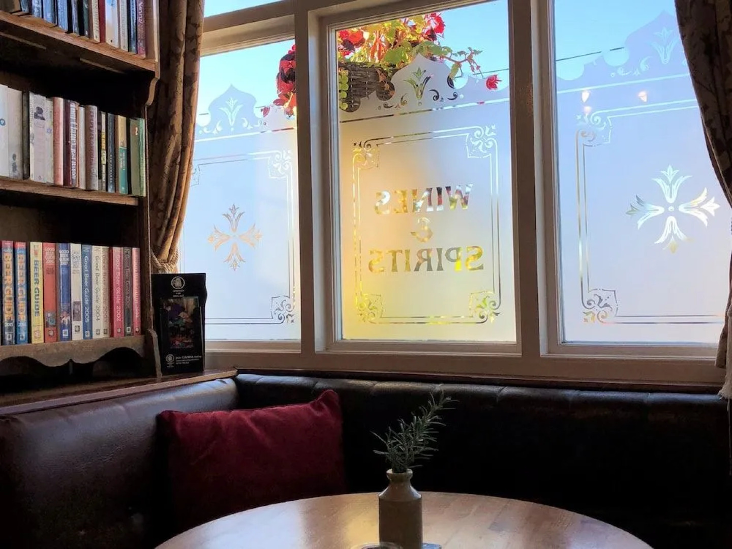 The Horseshoe and Castle