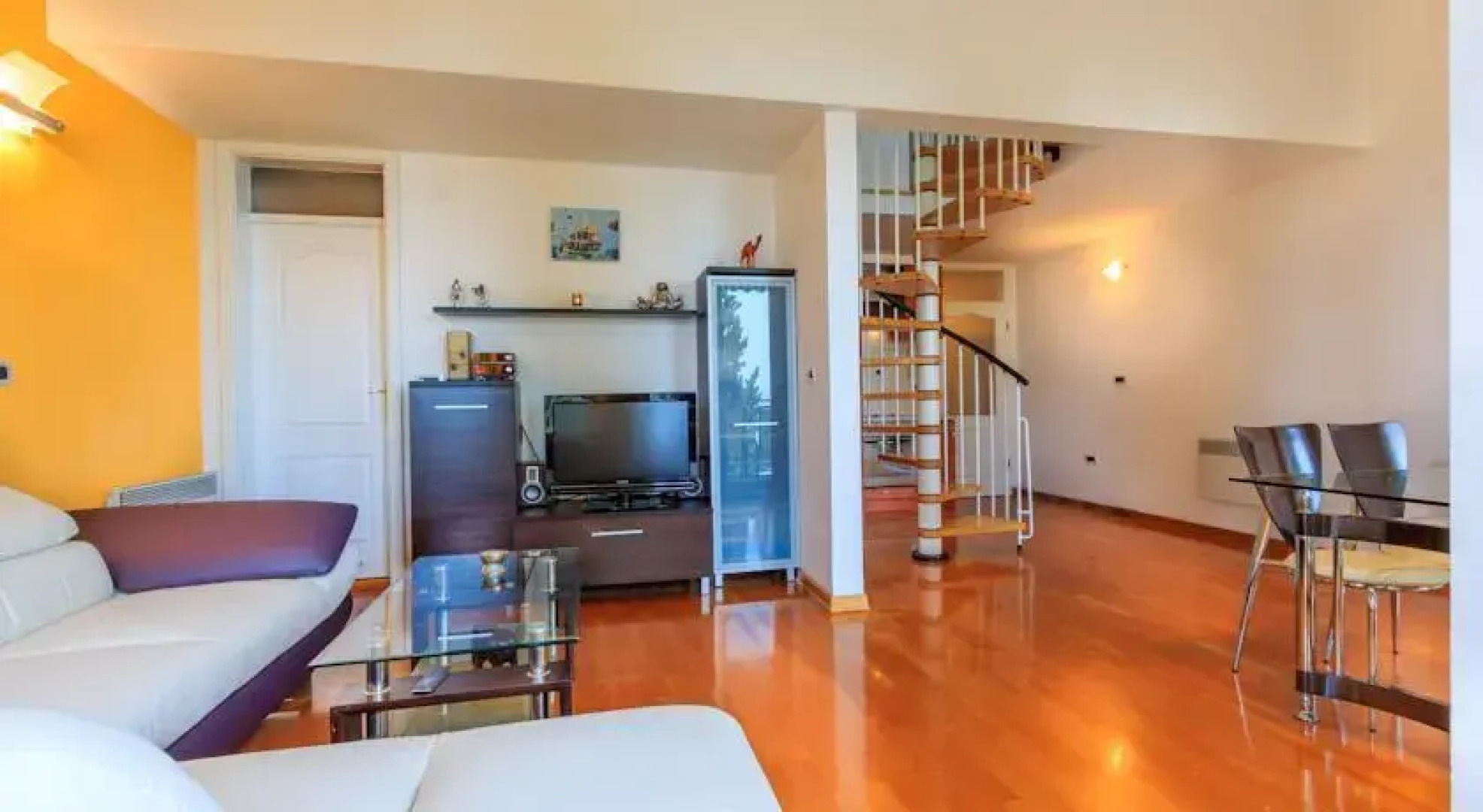 Apartment Near The Beach