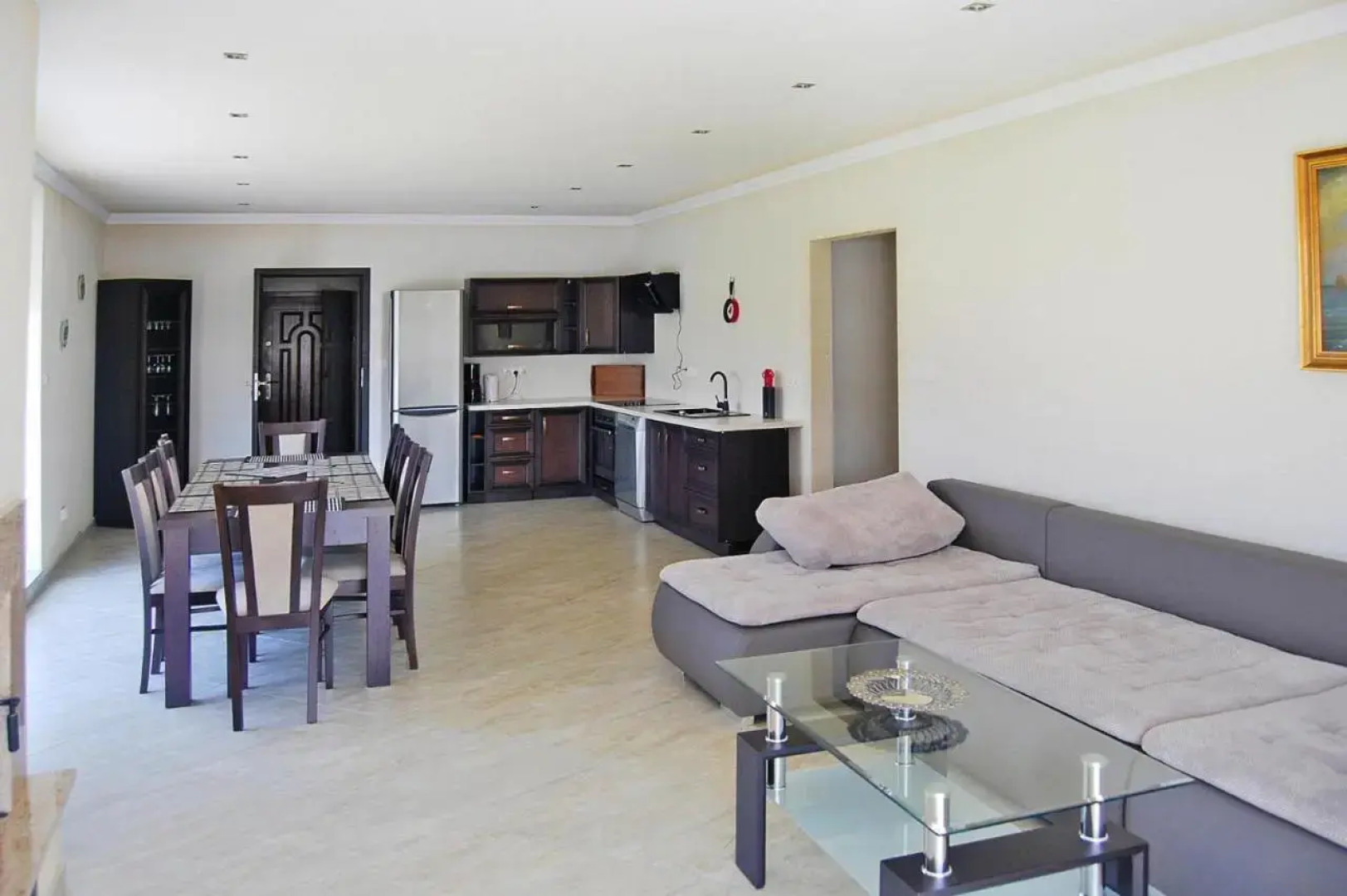 Terraced House With Pool and Sauna, Sieciemin