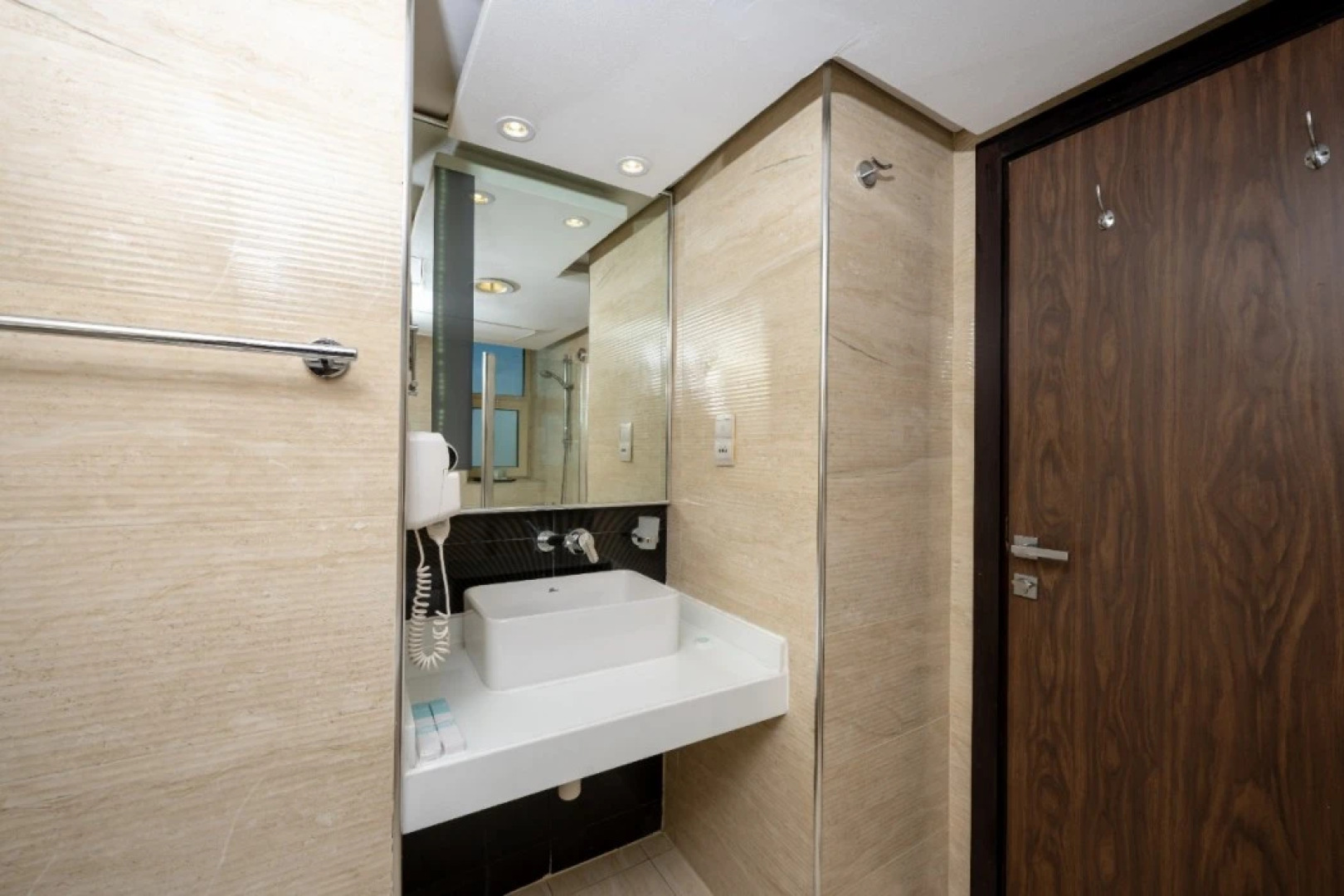 Отель Pearl Swiss Hotel