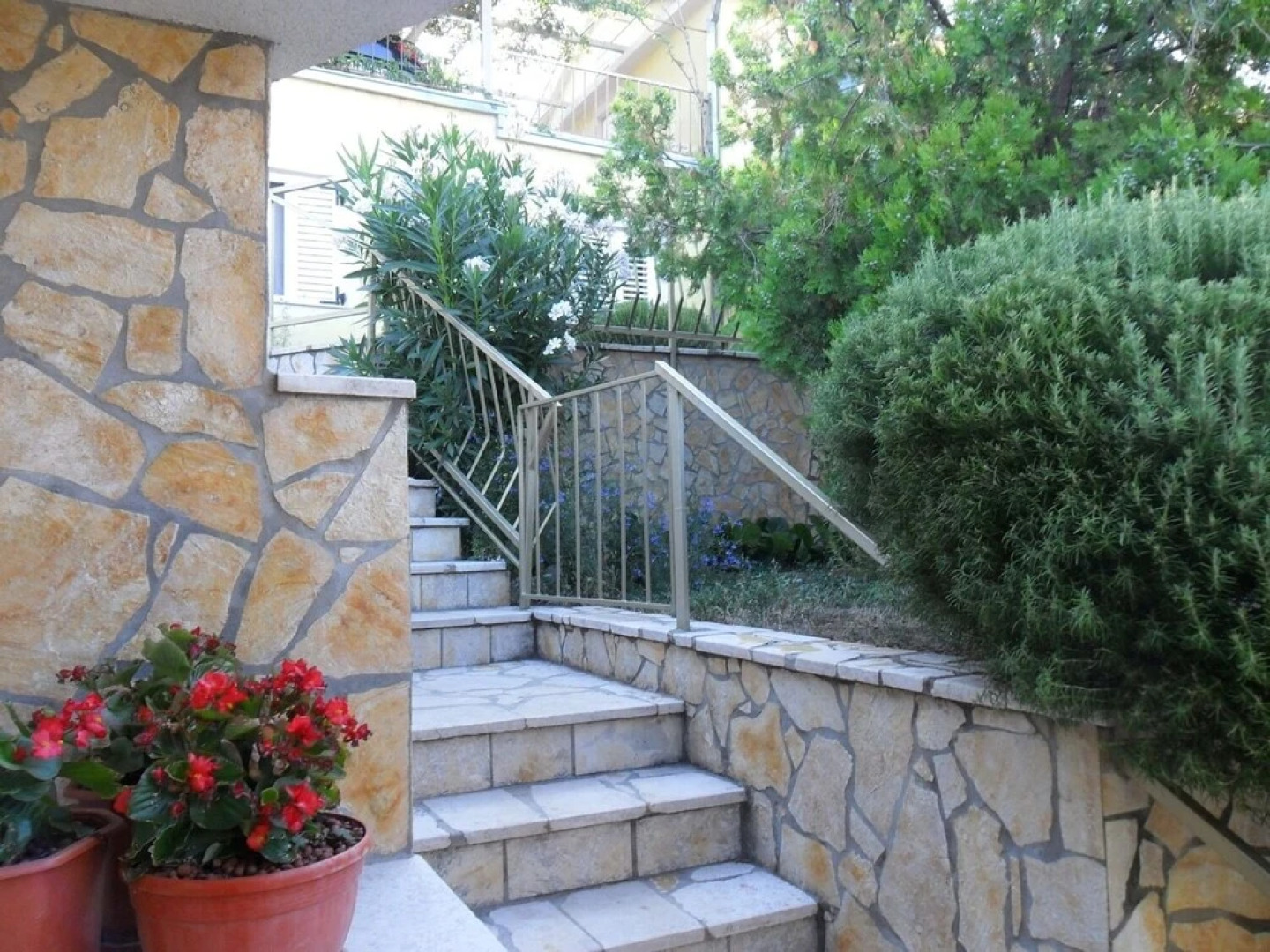 Zlato - With Pool - A3 Lovor