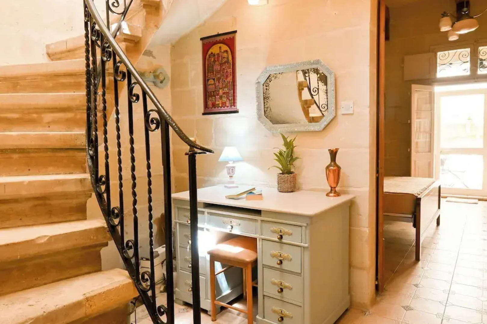 A Cosy Nest Overlooking The Sea