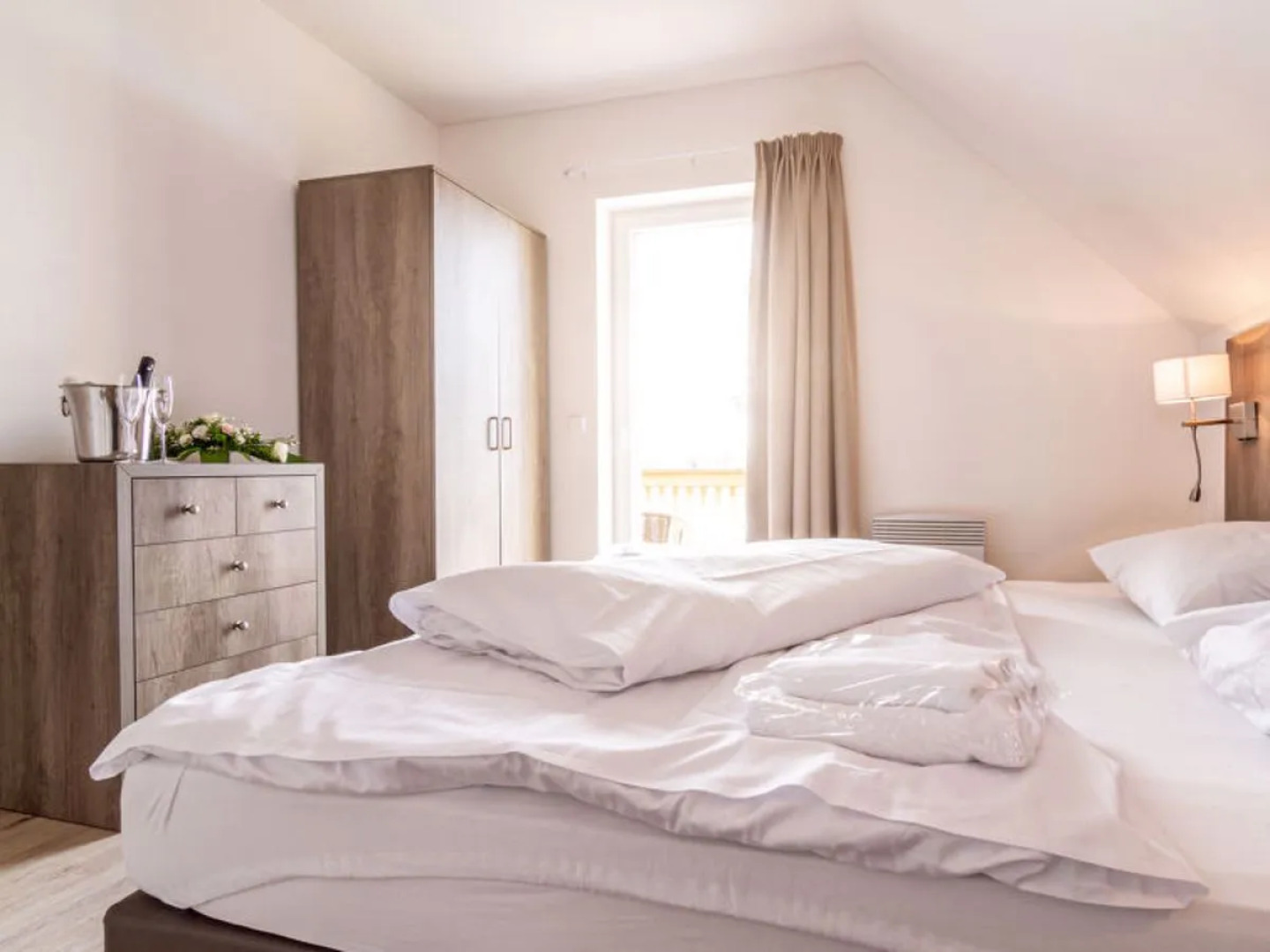 Lakeside Village 18 (+ sauna)