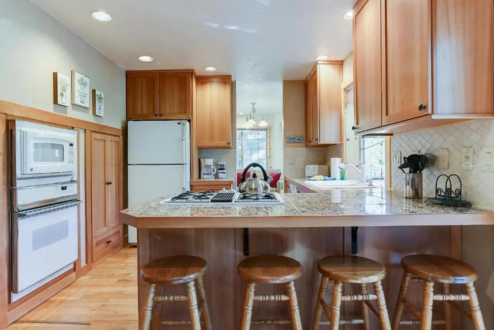 3 Mt. Baker-AC-Hot Tub-4BR/3BA