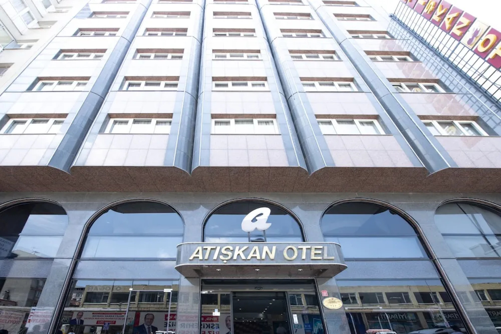Atiskan Hotel