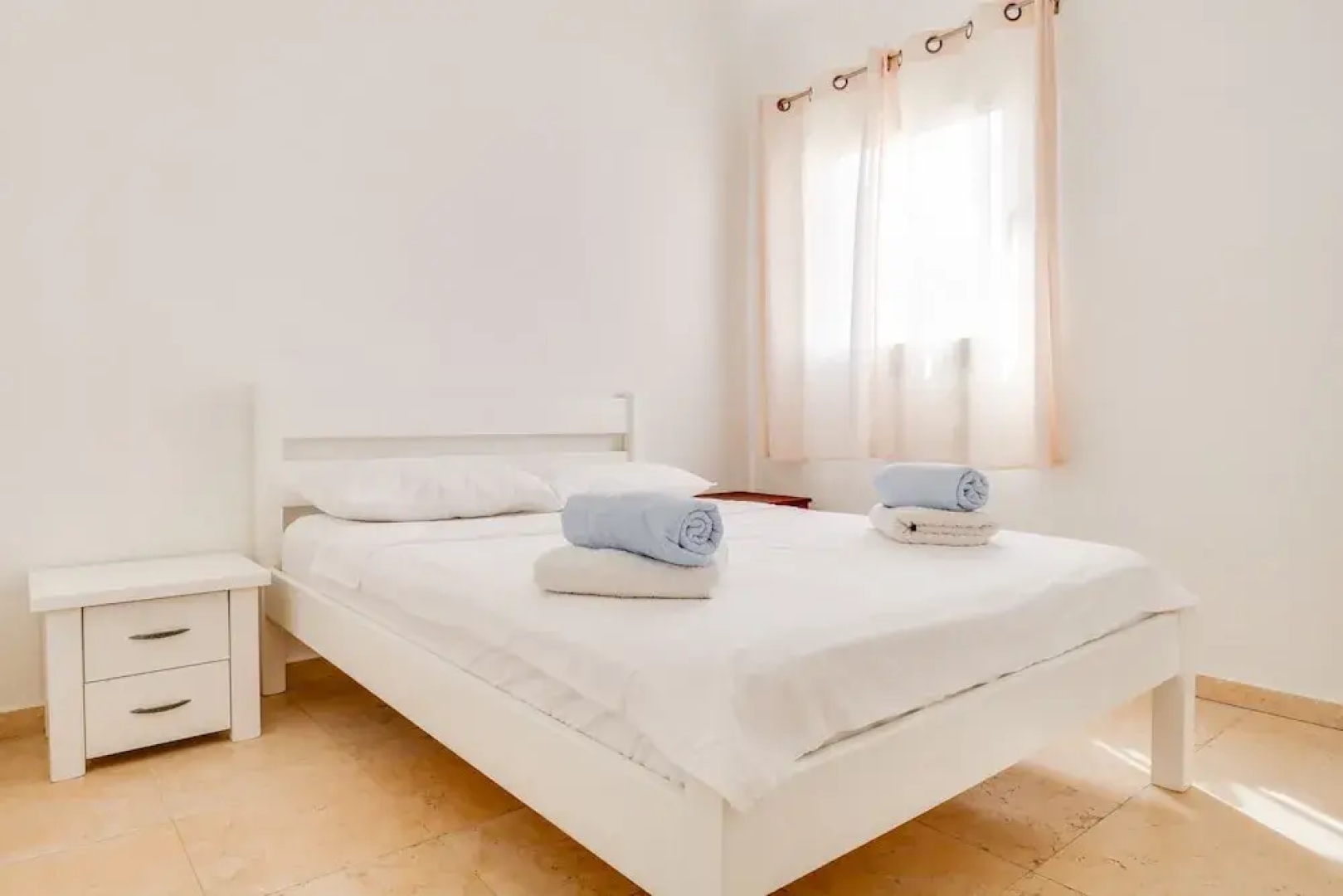 Central Contemporary near Hilton Beach