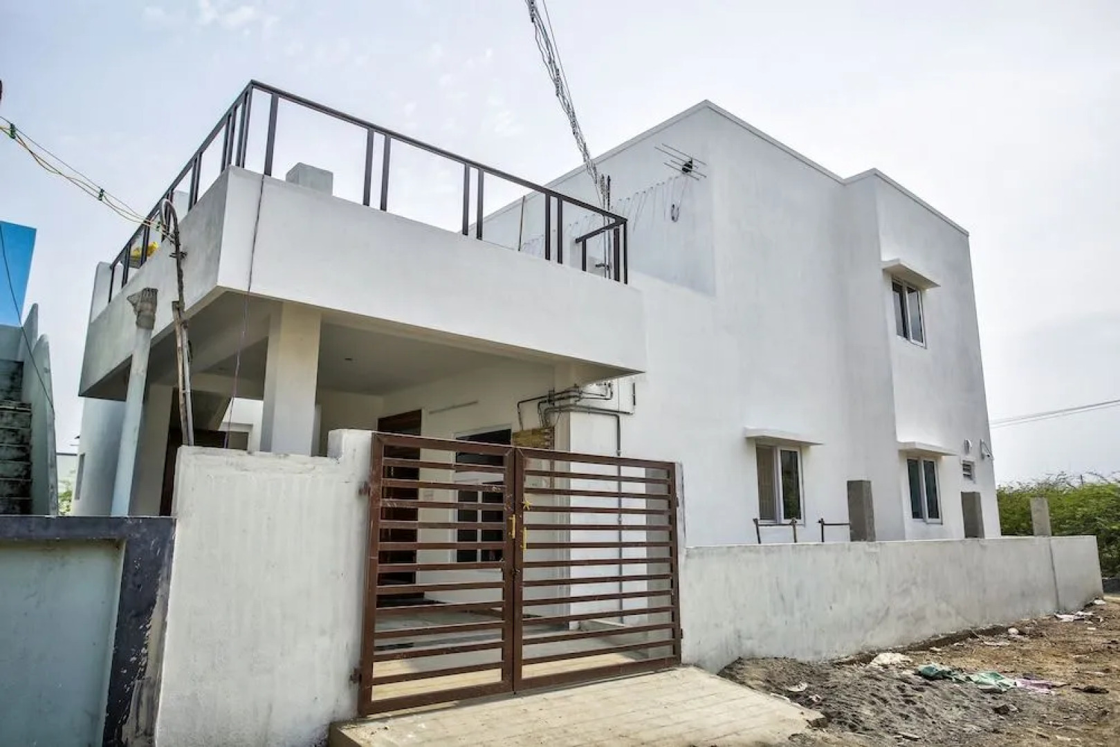 OYO 35931 Leo's Home Stay