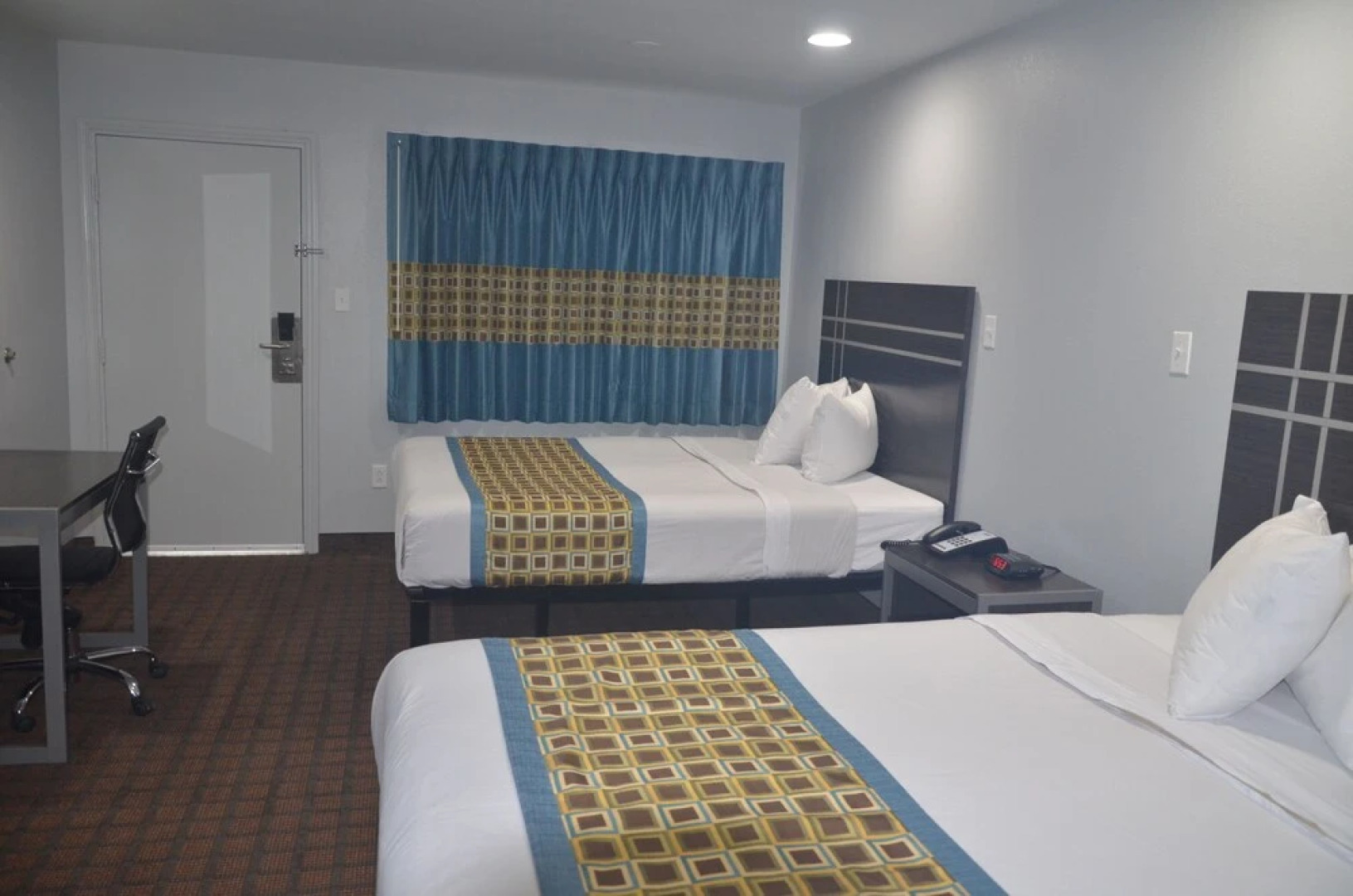 Travelers Inn And Suites