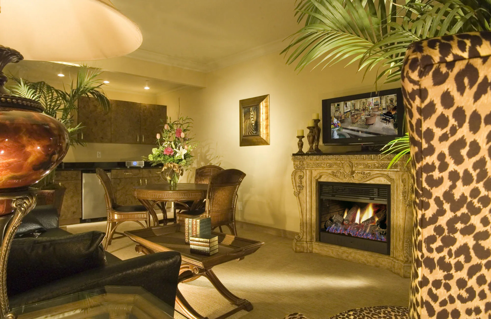 The Davenport Tower, Autograph Collection