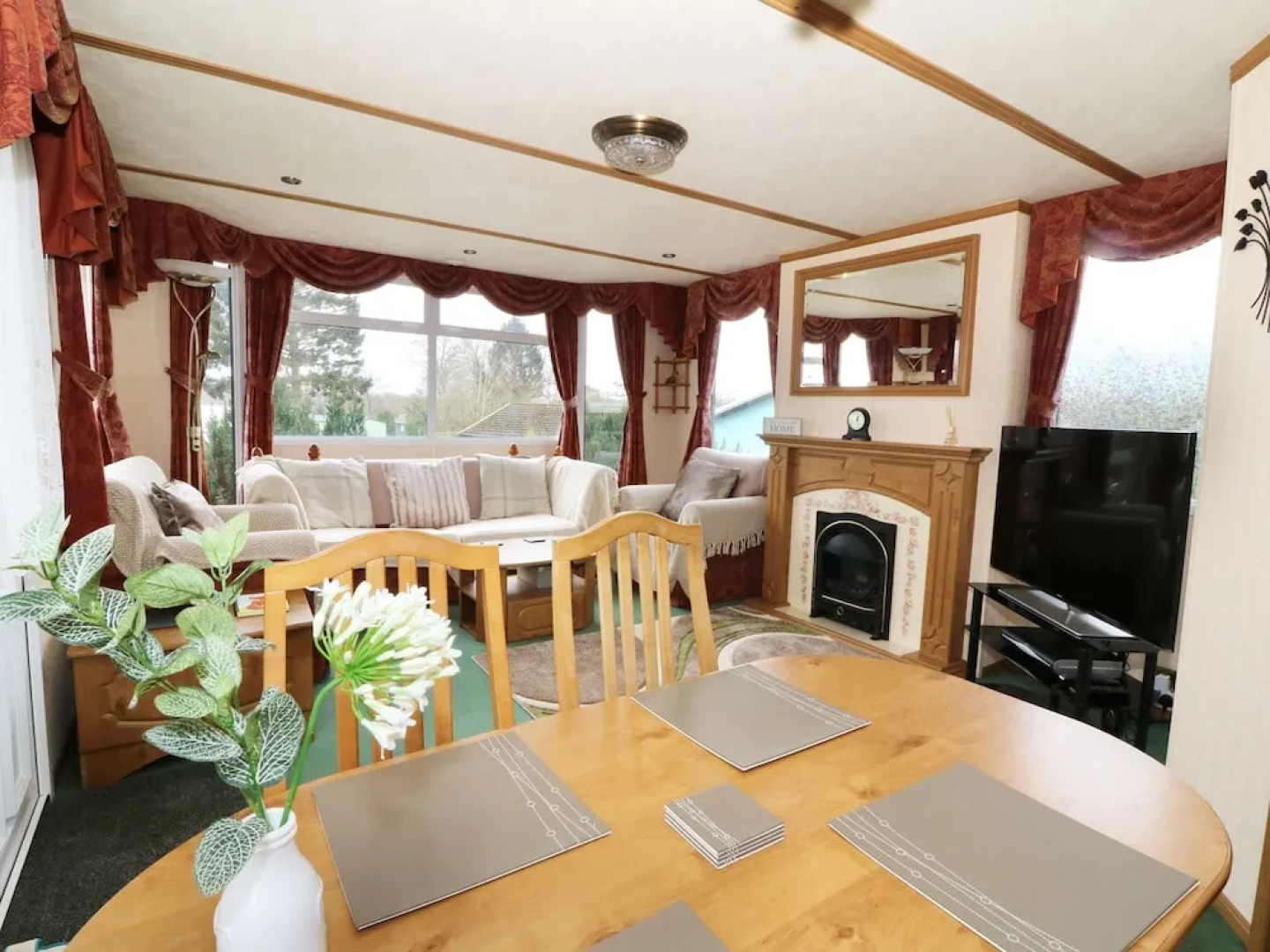 Foxes Den, Llandrindod Wells