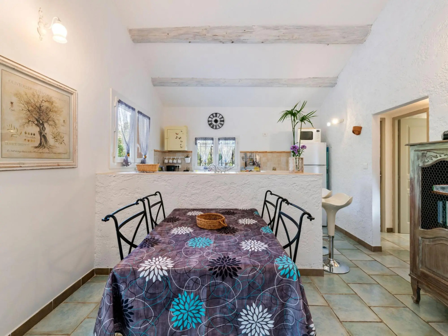 Tastefully Furnished Villa With Terrace, Private Swimming Pool Near of Lambesc