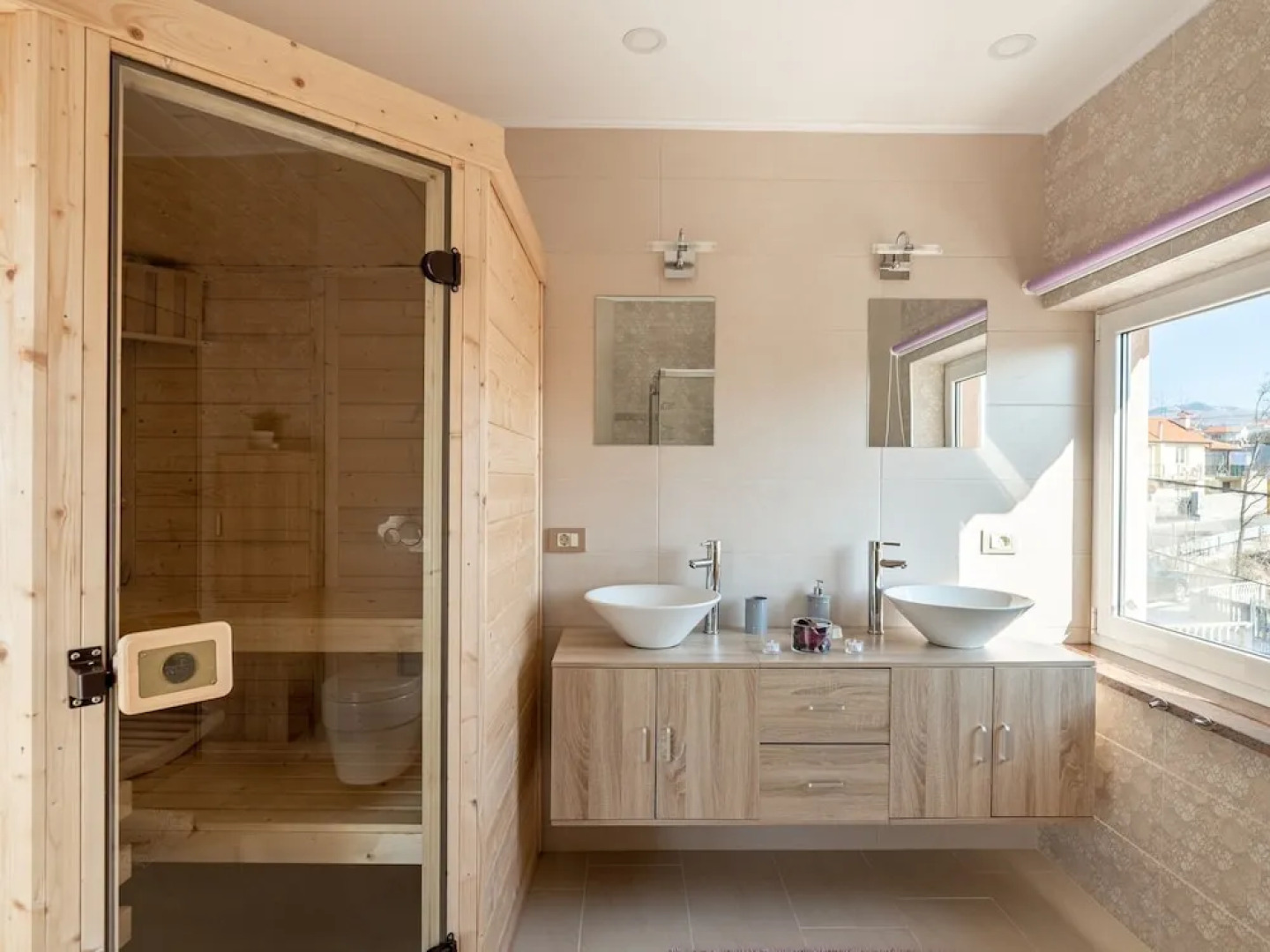 Plush Apartment in Rijeka with Hot Tub near Sea