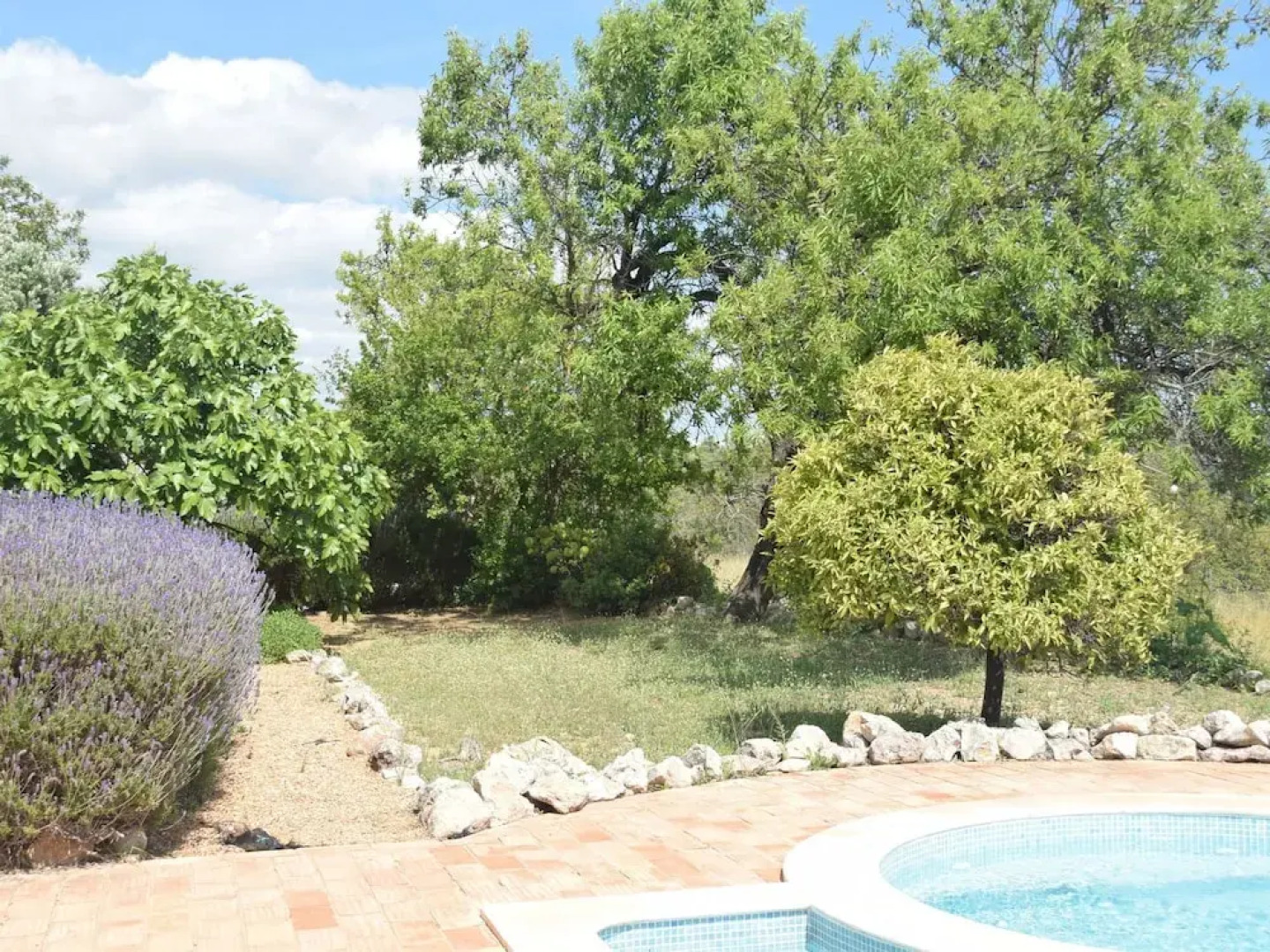 Delightful, Authentic Quinta with Swimming Pool near Beach & Towns