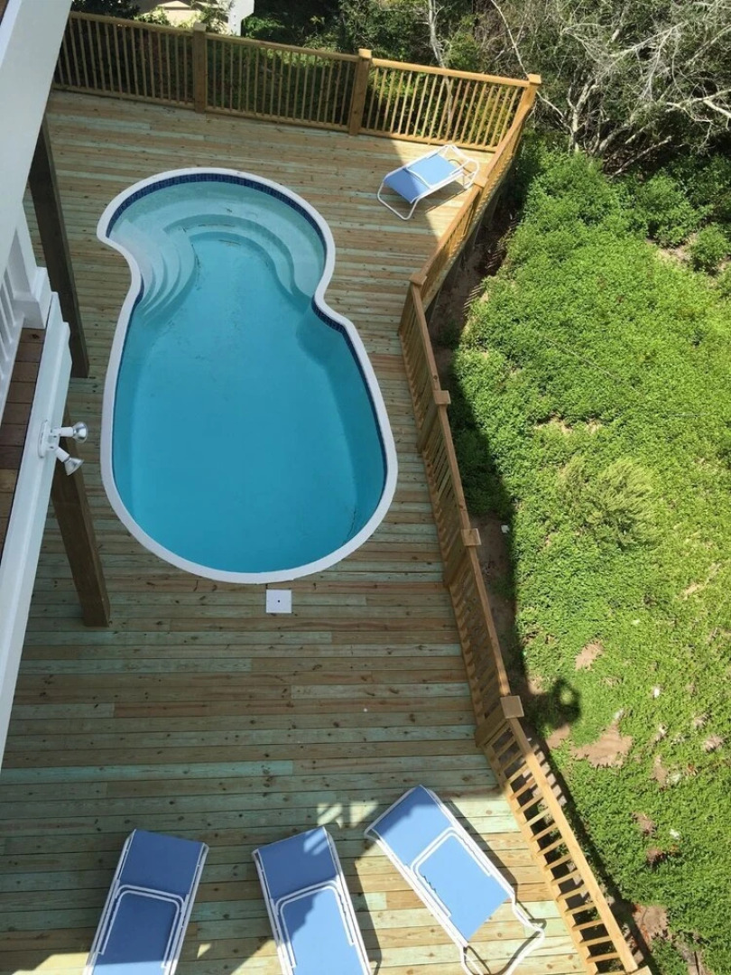 Best Day Ever 4 Bedroom Home by RedAwning