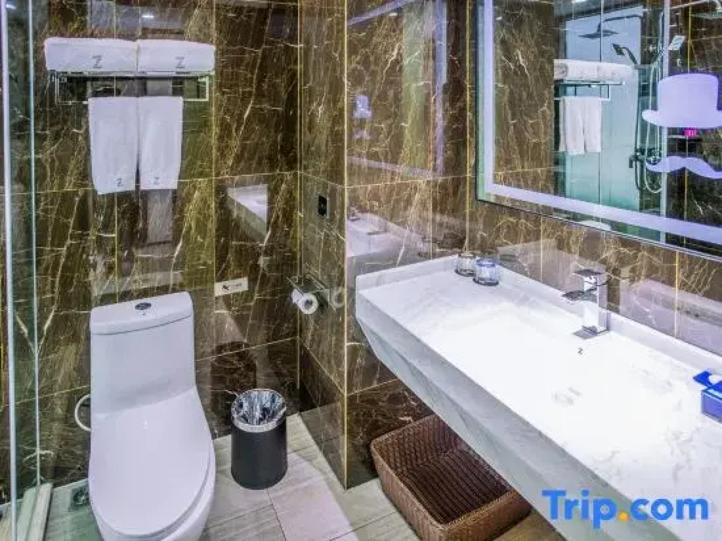 Zmax Hotel·Harbin Bingxue Big World