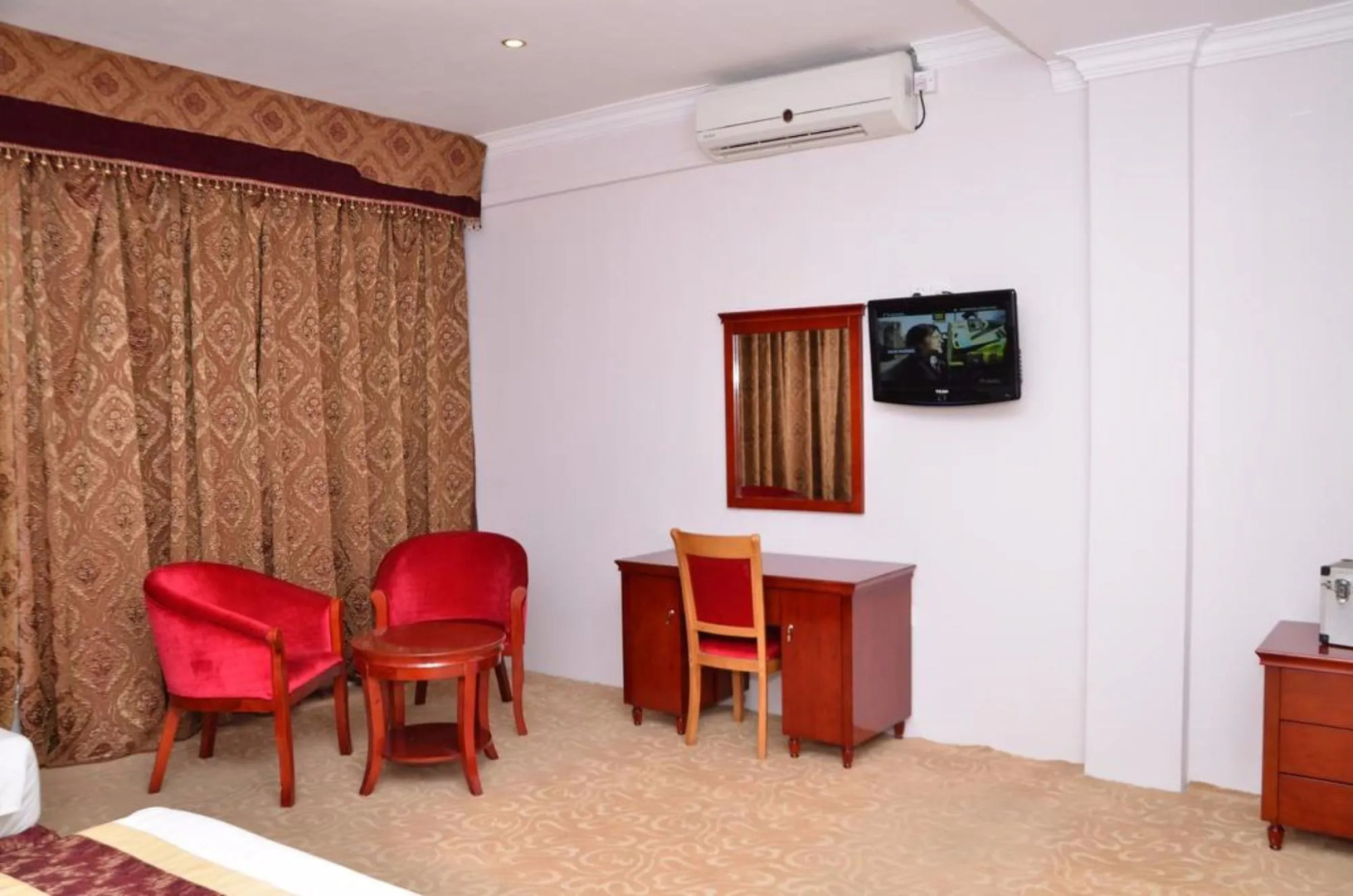 Tilko Jaffna City Hotel