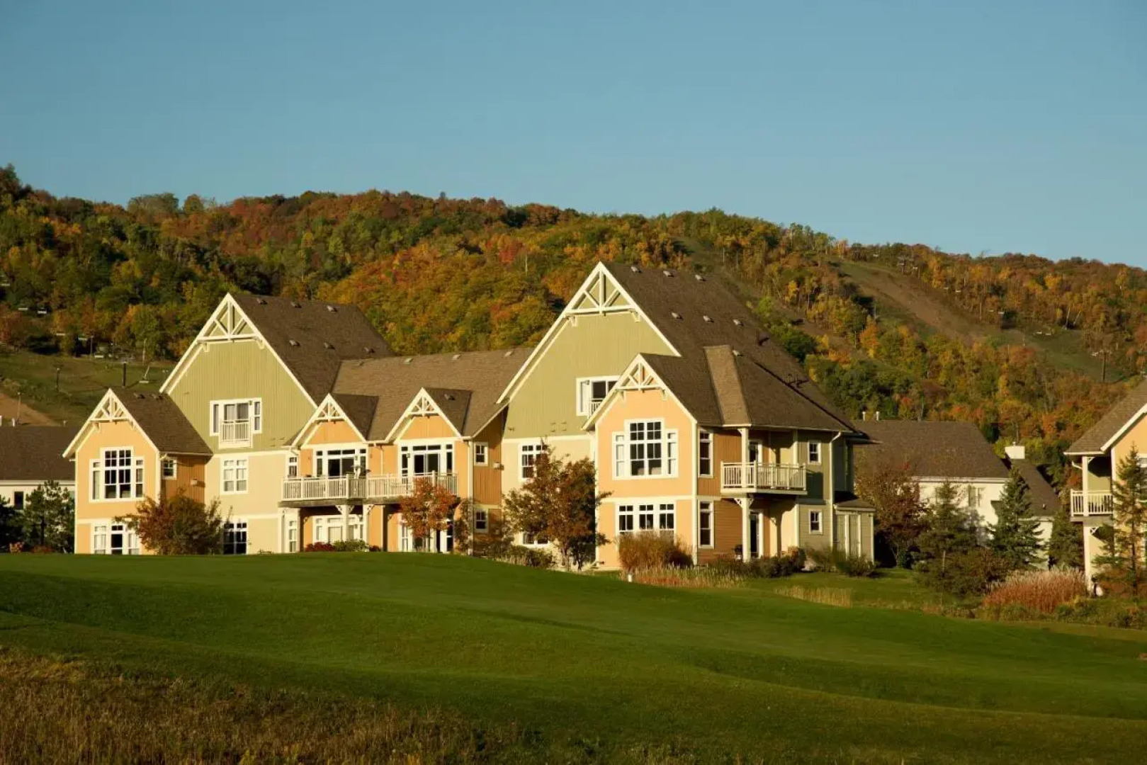 Mountain Walk - Blue Mountain Resort