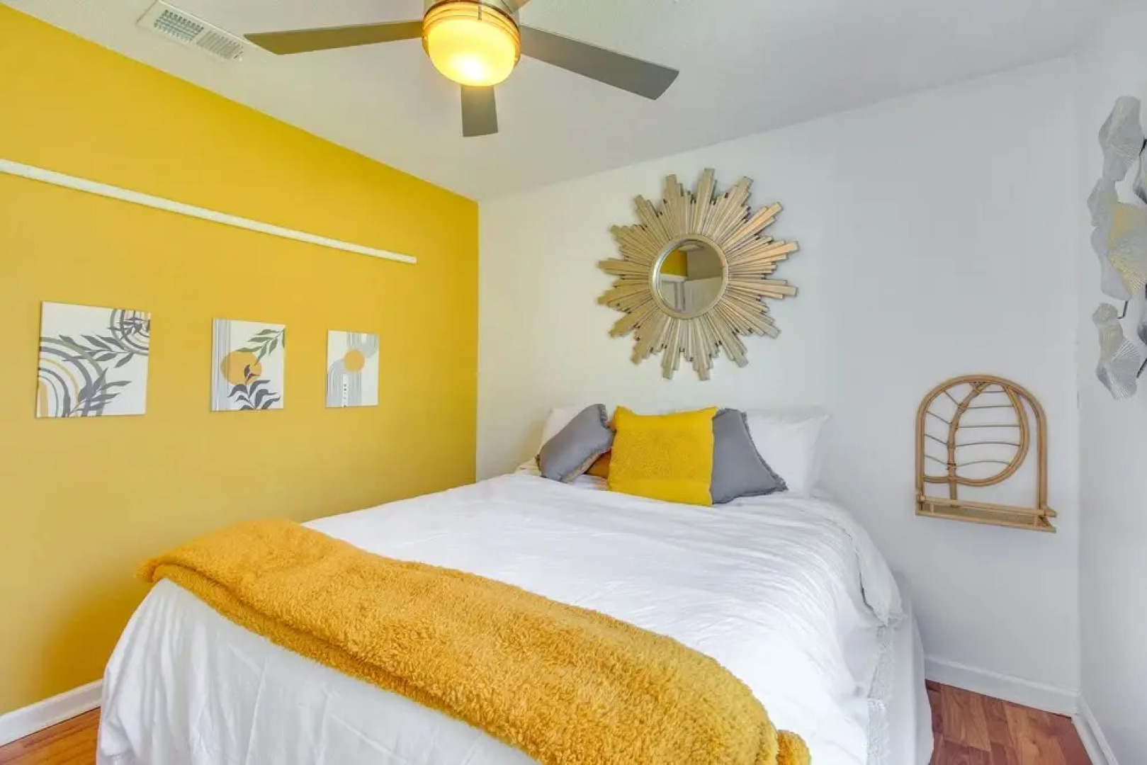 Cheerful Savannah Vacation Rental With Fire Pit!