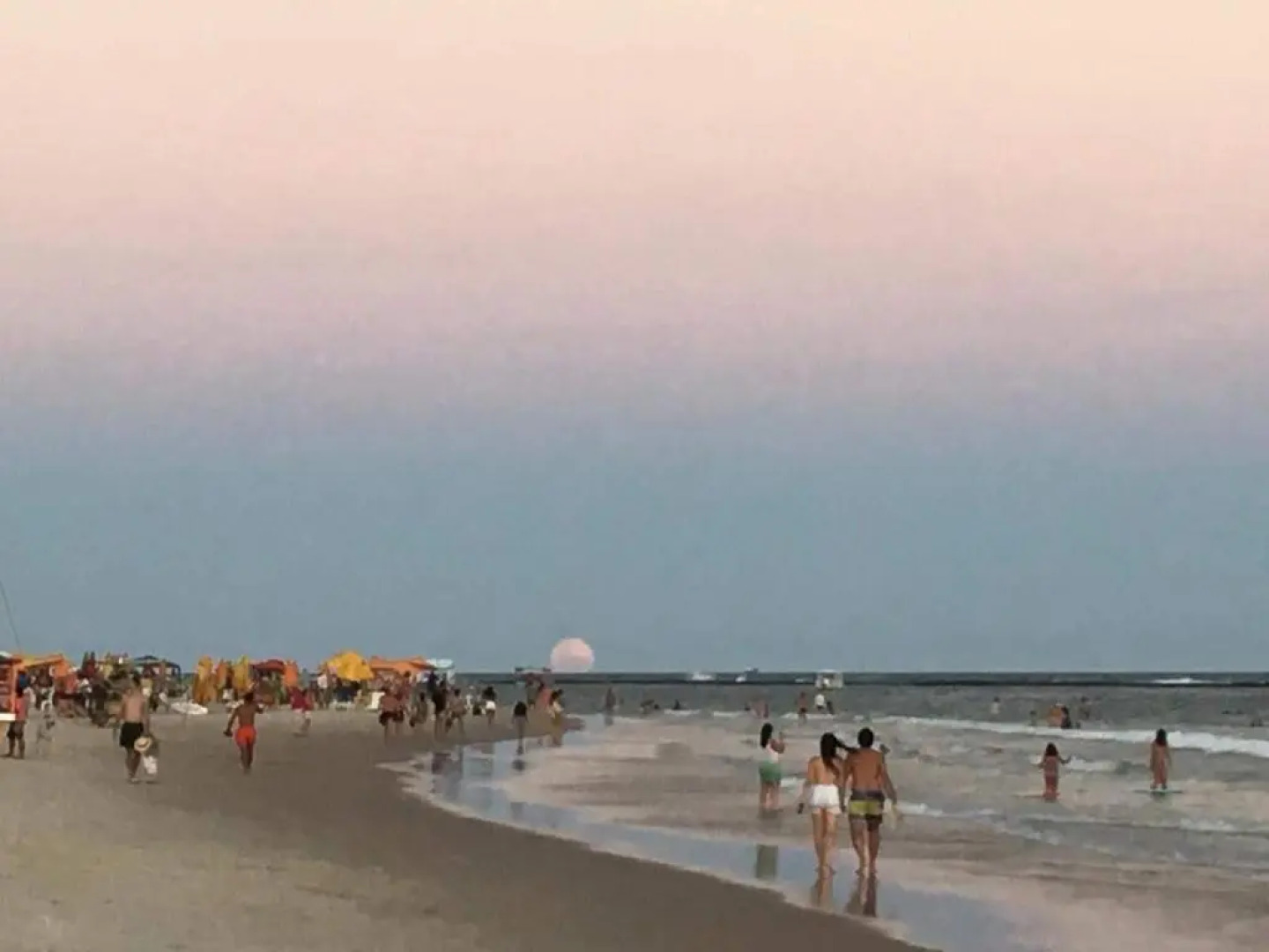 CASA NA PRAIA DO FRANCêS