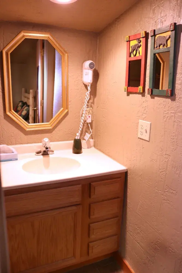 Half Moon Lake Lodge