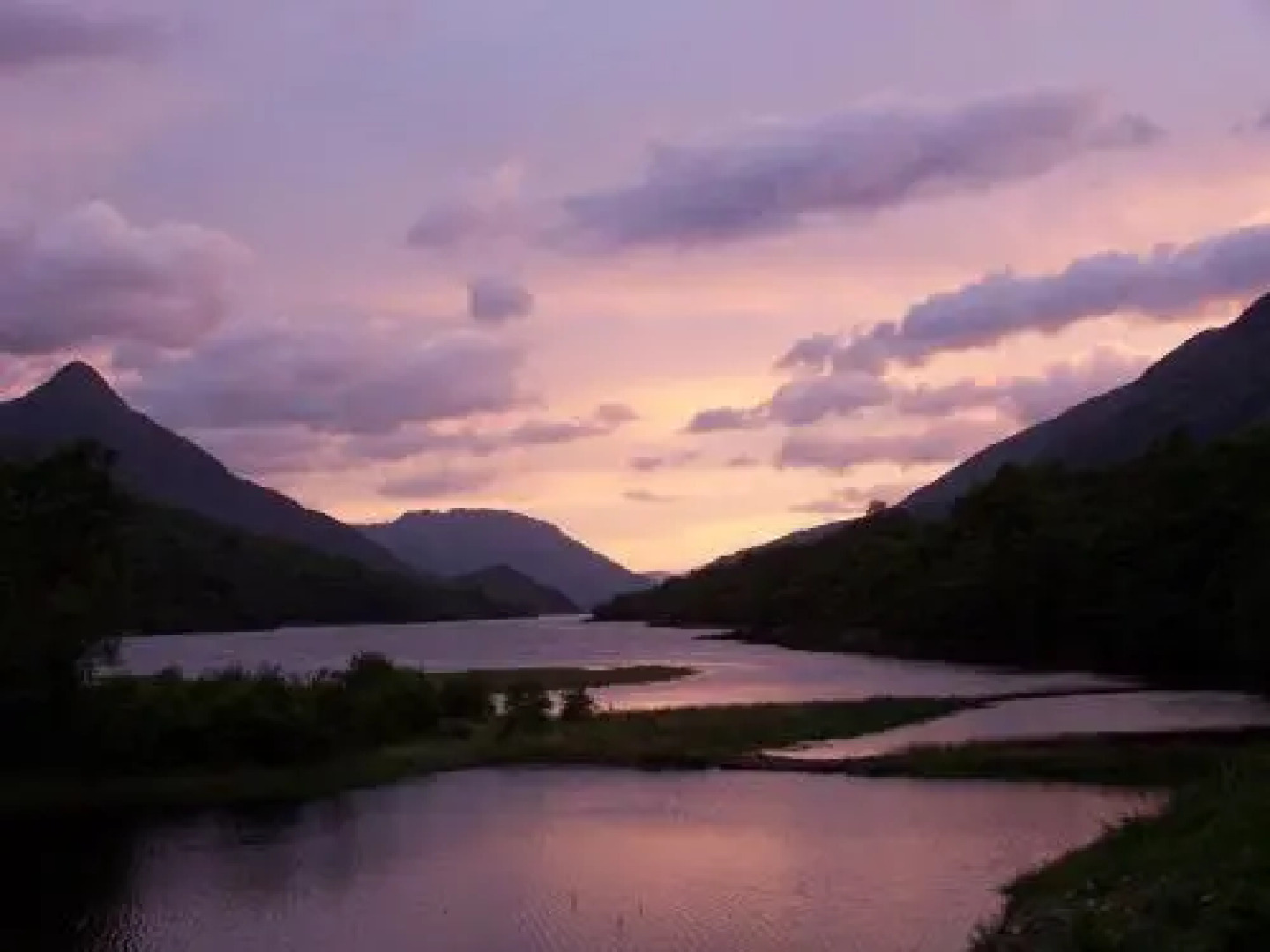 MacDonald Hotel & Cabins