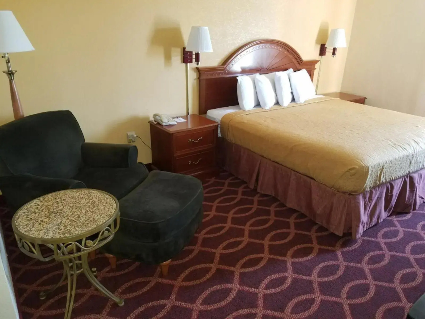 American Inn Evansville