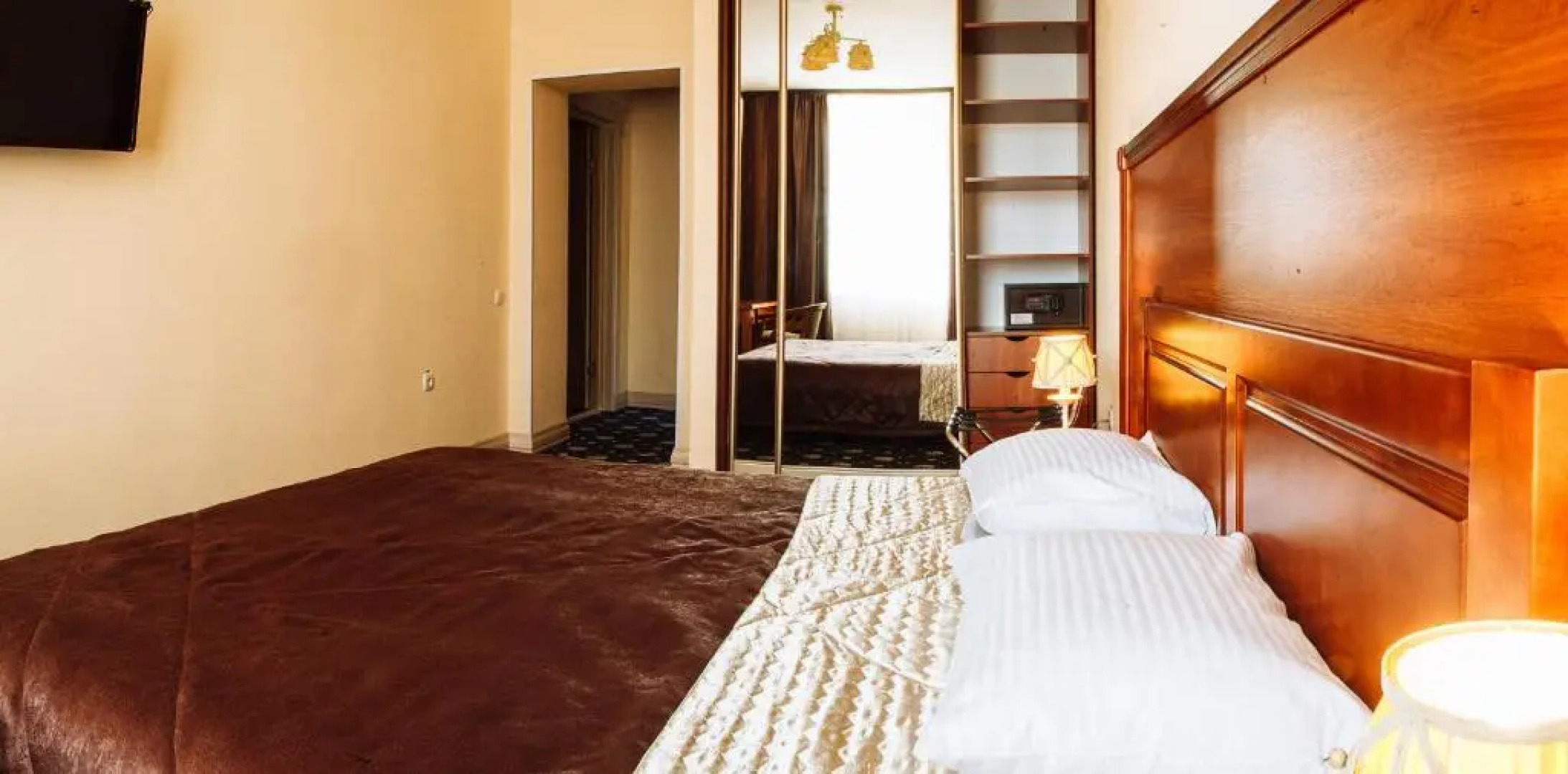 Otel'no-restorannyj kompleks Zlatogor