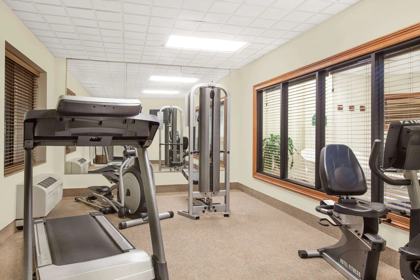 Wingate by Wyndham Lafayette Airport