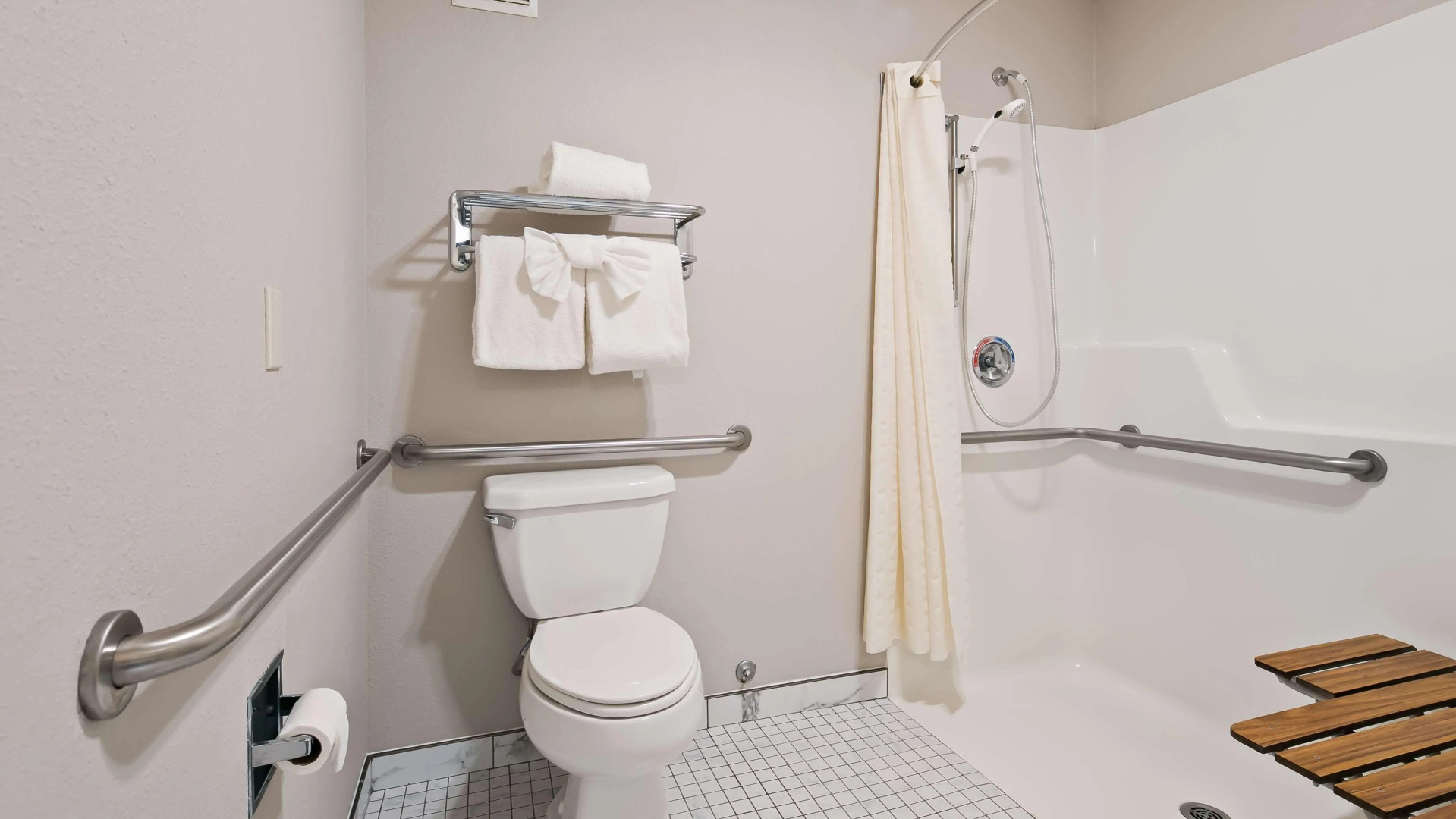 Lighthouse Suites Inn