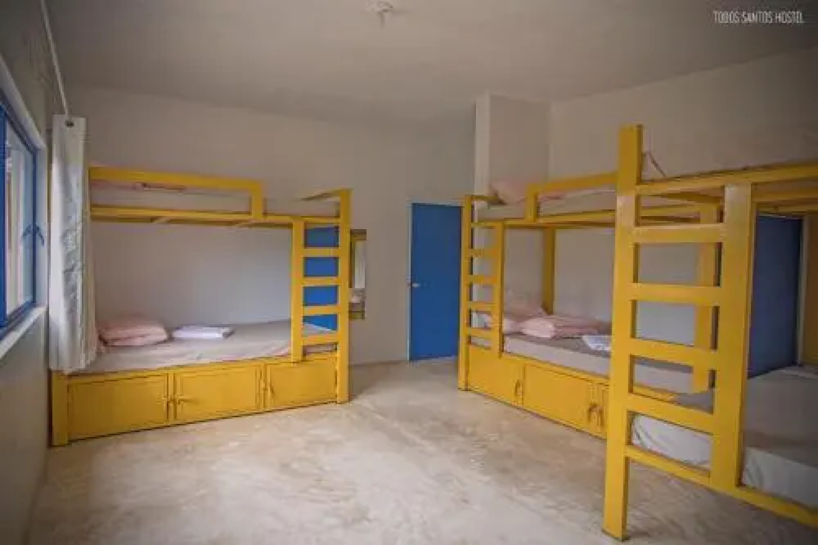 Todos Santos Hostel