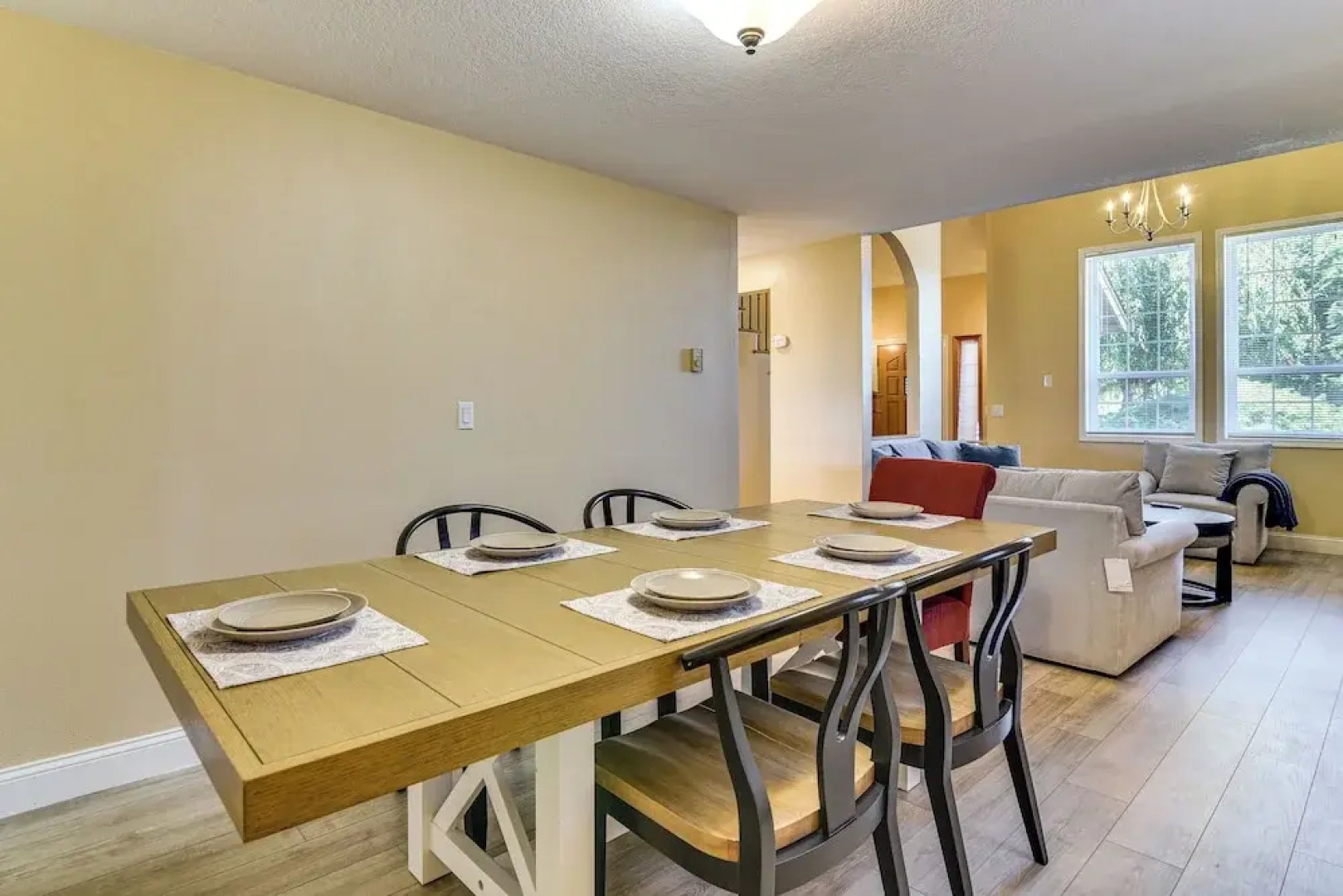 Private Outdoor Space 9 Mi to Downtown Vancouver!