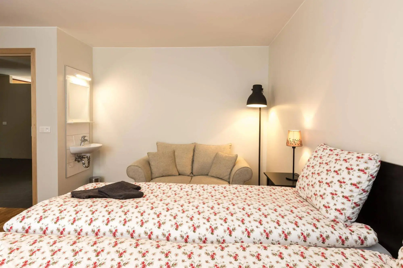 Guesthouse Garun, Skolavellir