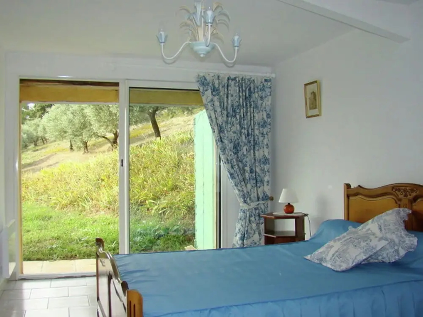 Lovely Holiday Home in Saint-saturnin-lès-apt With Pool