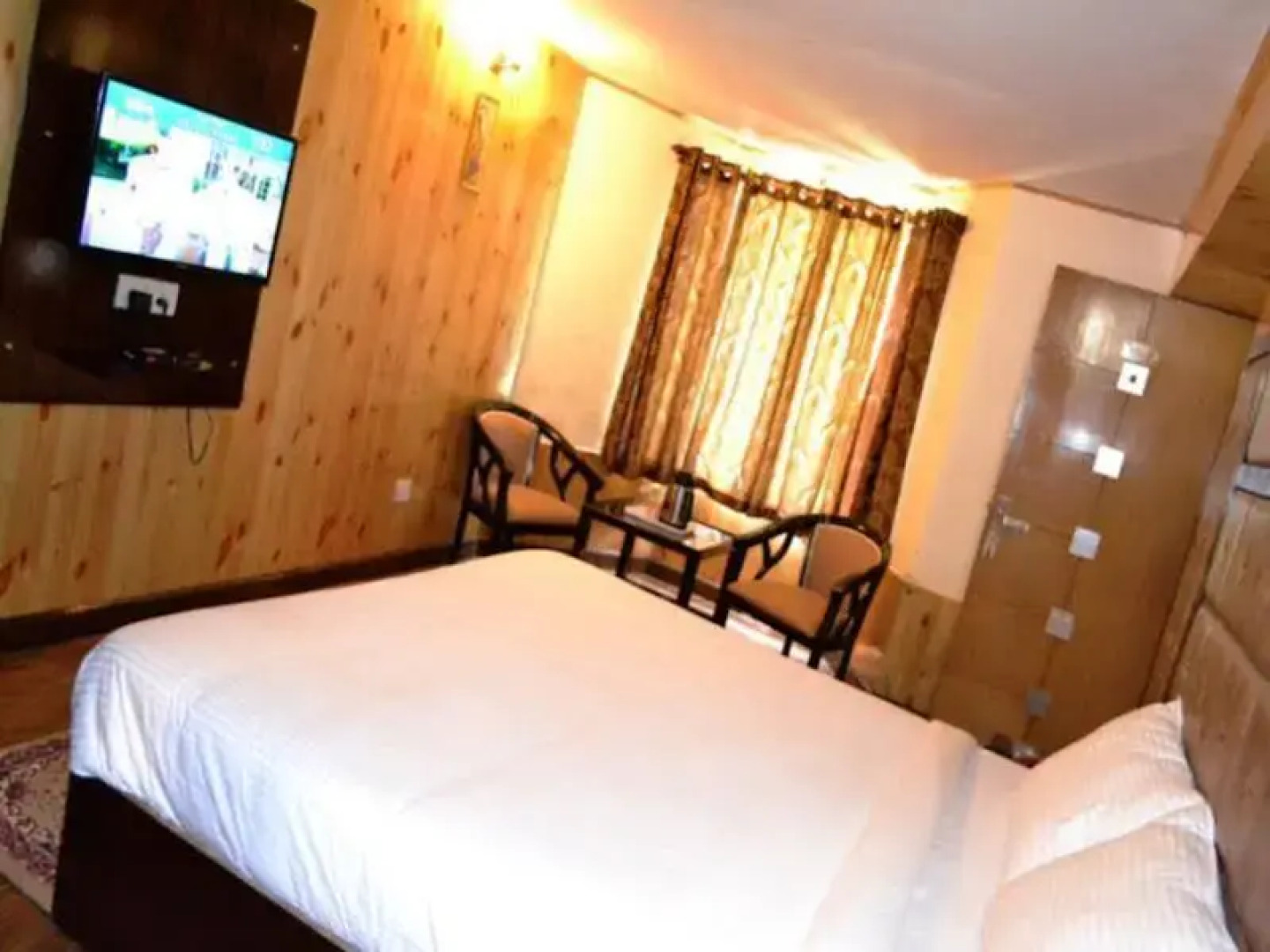 Woodrock Hotel Manali