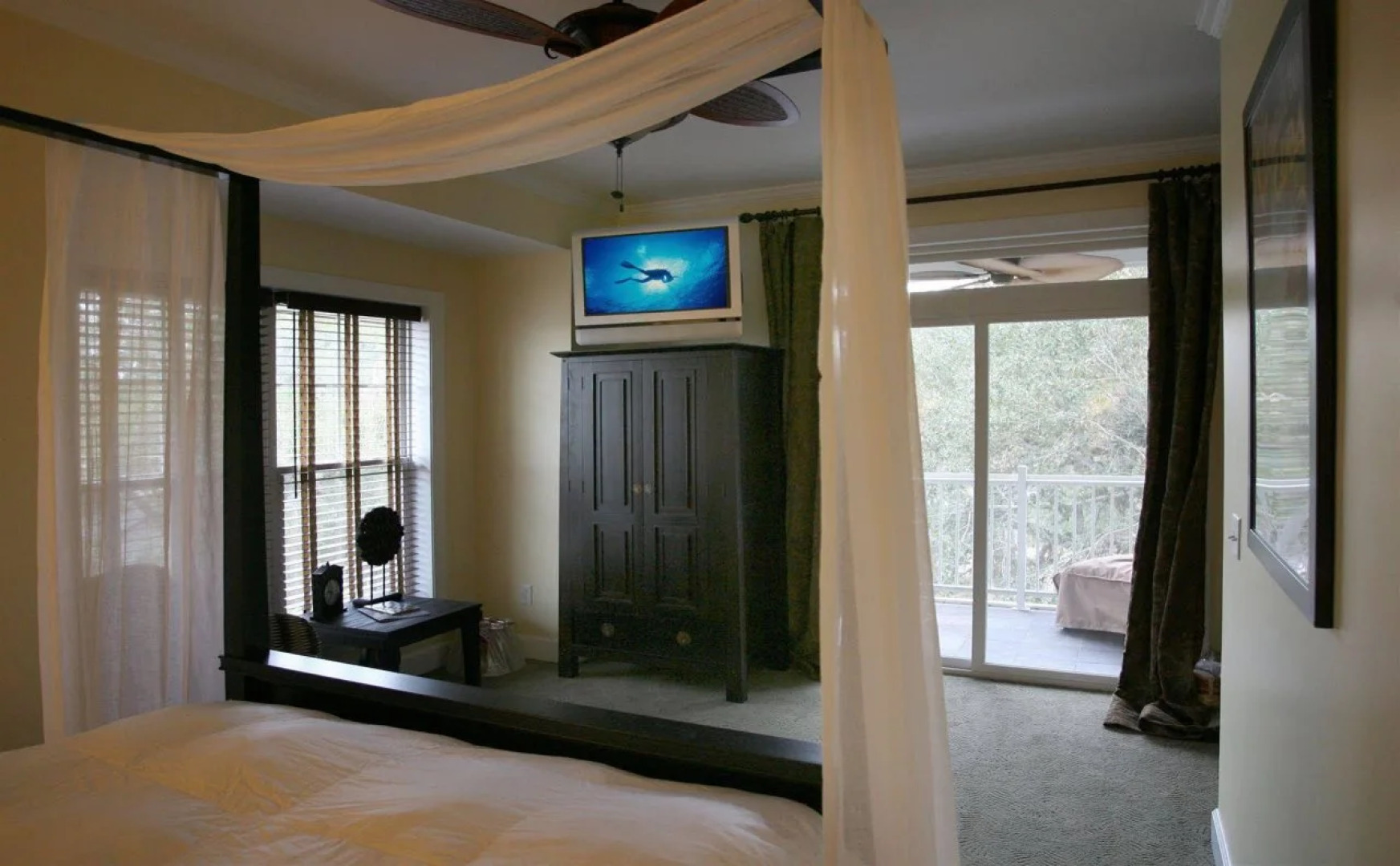 Water's Edge Inn - Adults Only