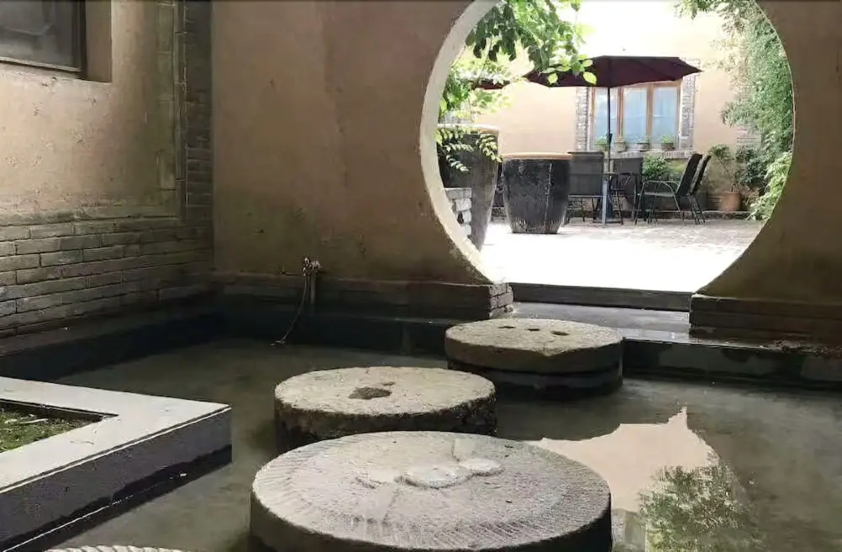 Zuoyouke Theme Hotel