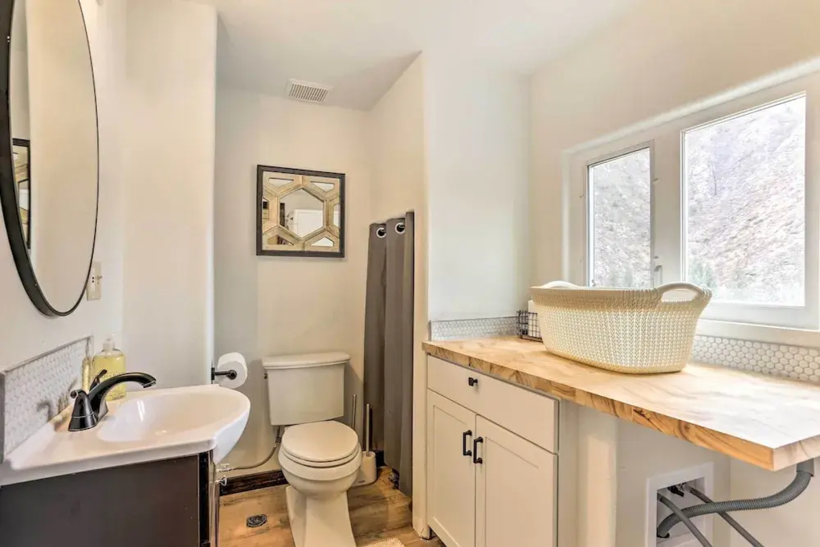 Lowman Outdoor Retreat: Walk to Hot Springs!