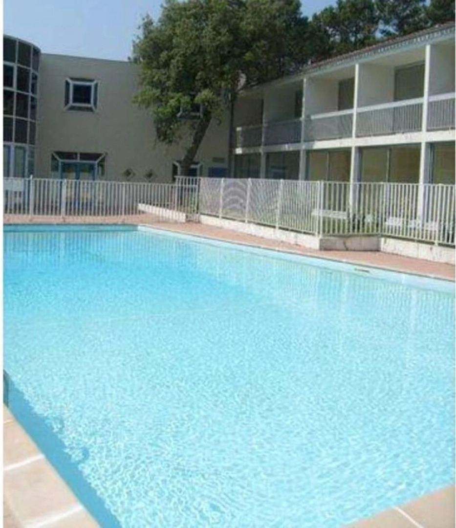 Piscine et Tennis et Proche Plage