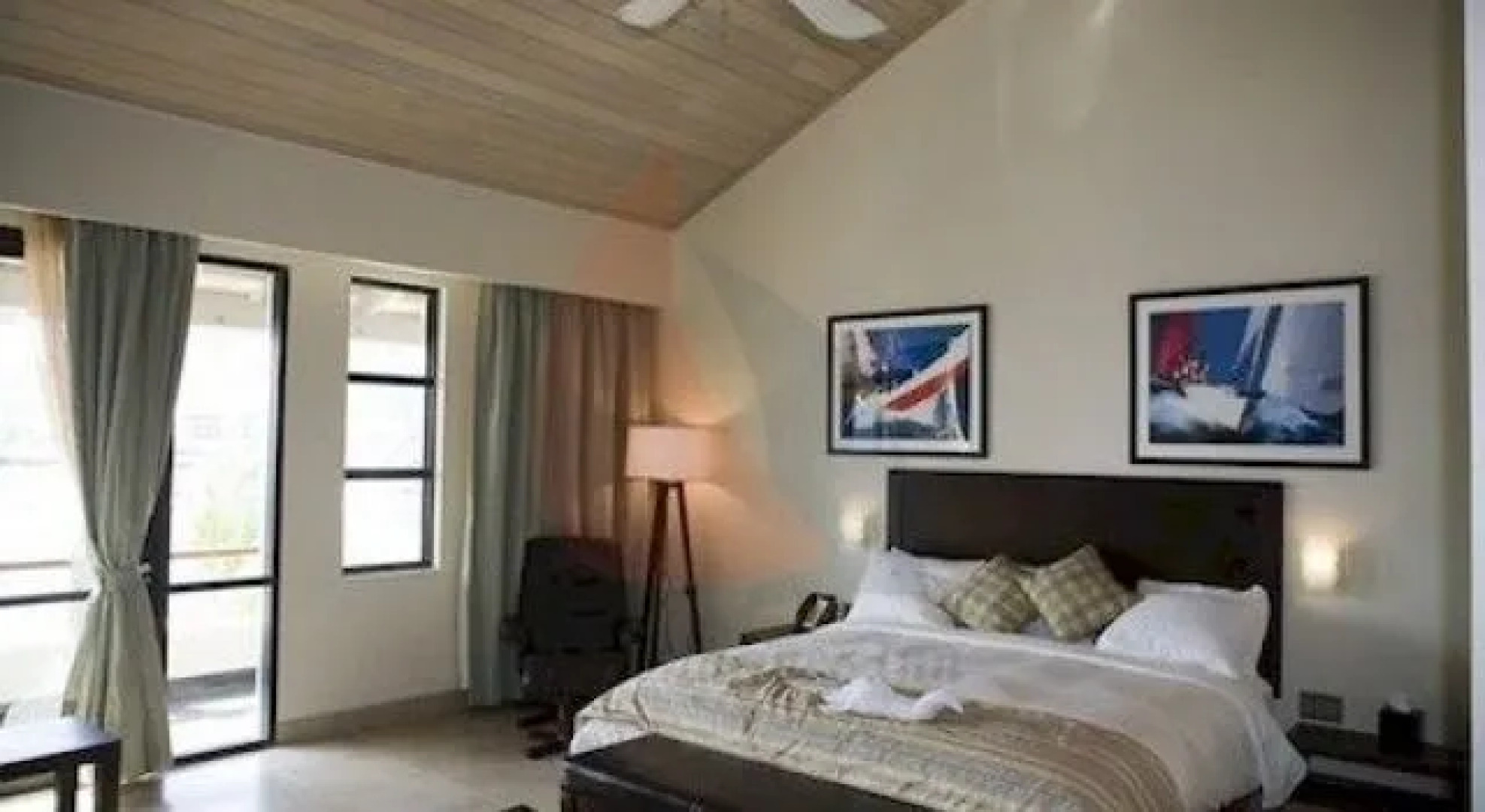 The Mariner Inn Hotel