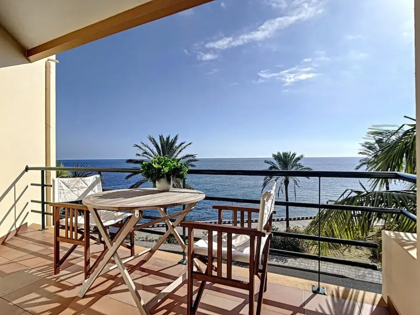 Sunny Side by Atlantic Holiday