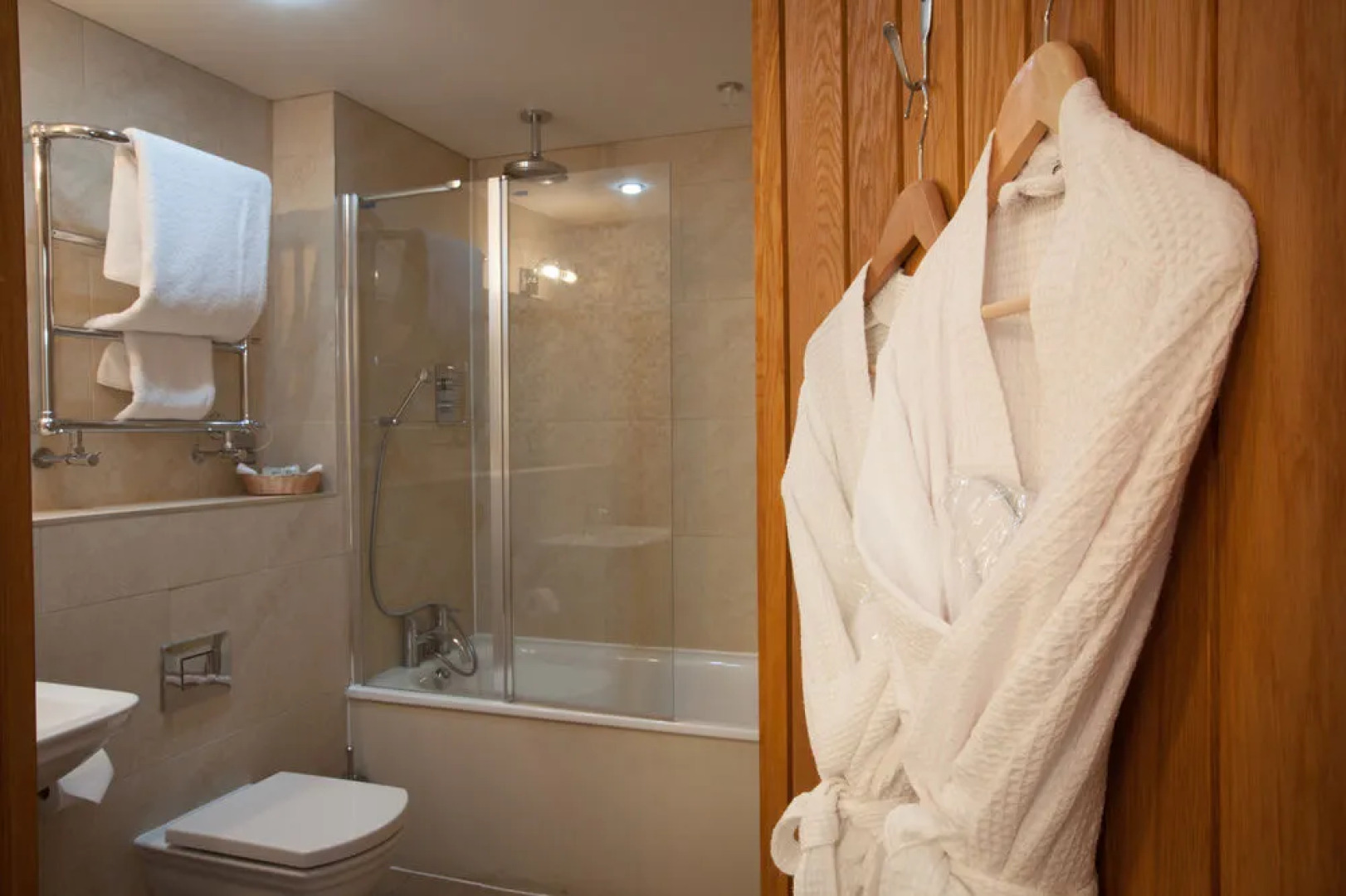 Cromwell Arms Country Pub with Rooms