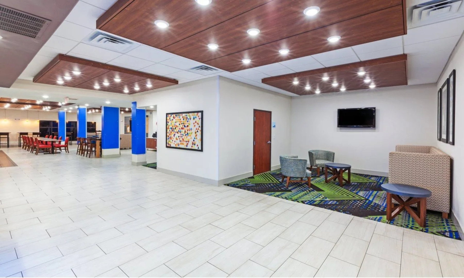 Holiday Inn Express & Suites Sealy by IHG